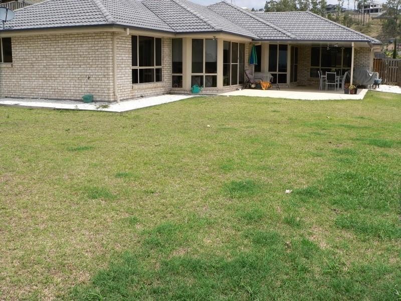 9 Victoria Drive, Pacific Pines QLD 4211