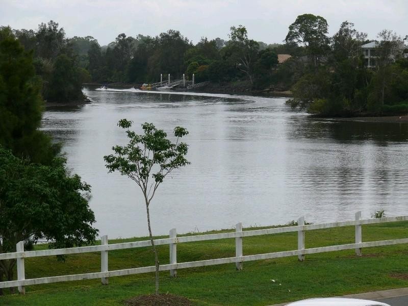 24 Brittany Drive, Oxenford QLD 4210