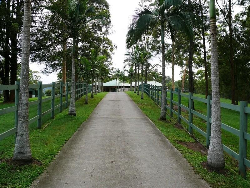 83 Chesterton Road, Guanaba QLD 4210