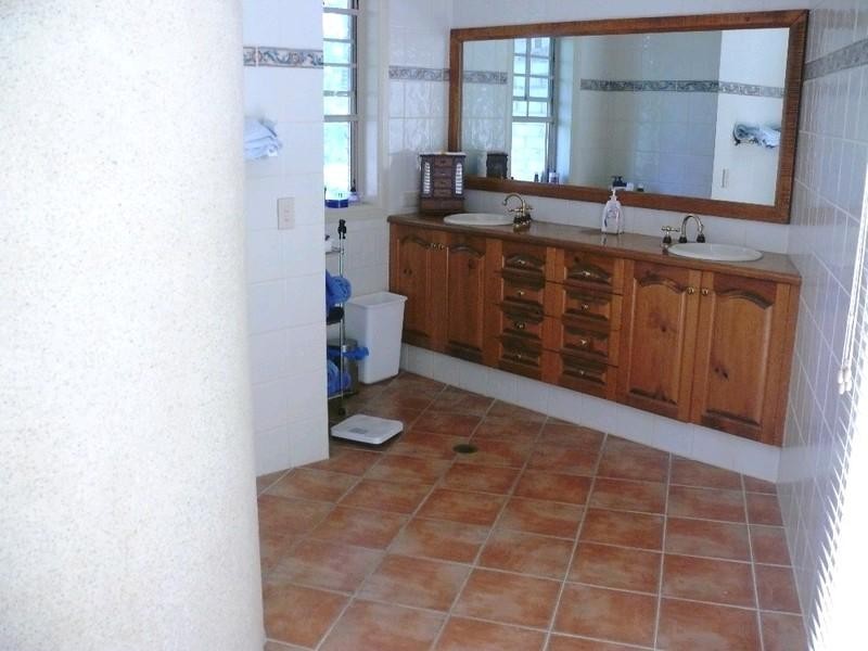 83 Chesterton Road, Guanaba QLD 4210