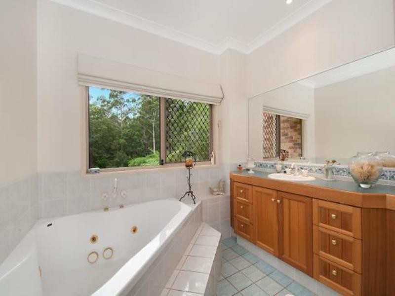 10 Newlands Court, Mount Nathan QLD 4211