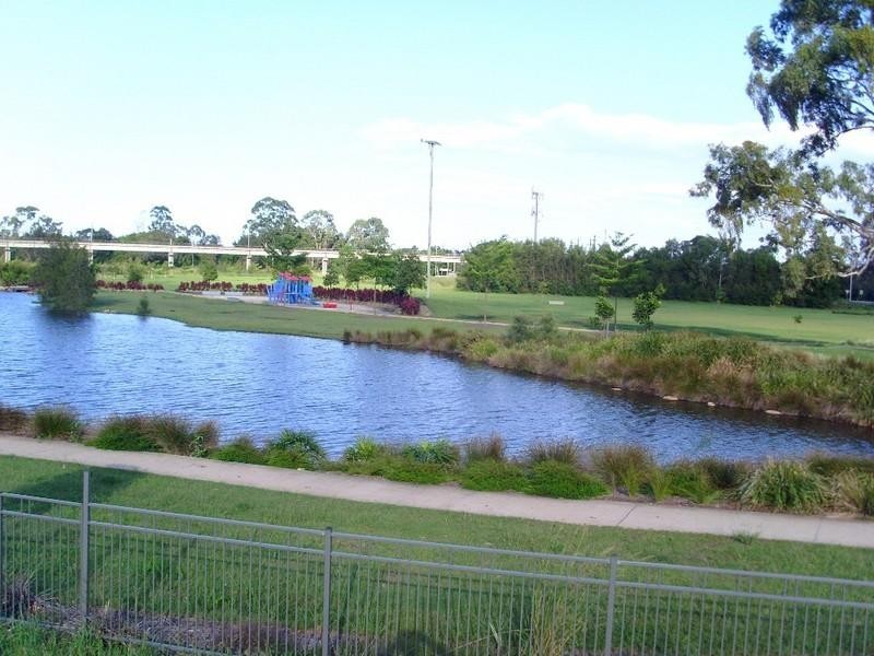 41 River Links East Boulevard, Helensvale QLD 4212