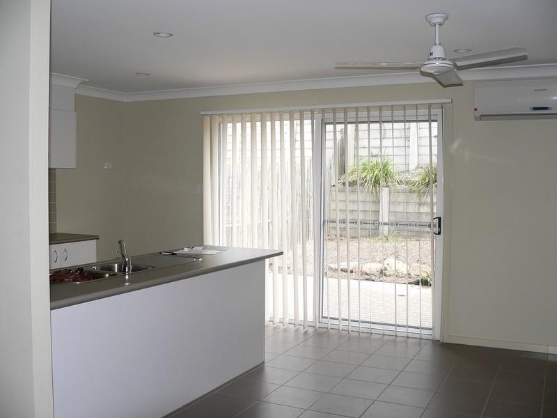 2/6 Spirula Street, Coomera QLD 4209