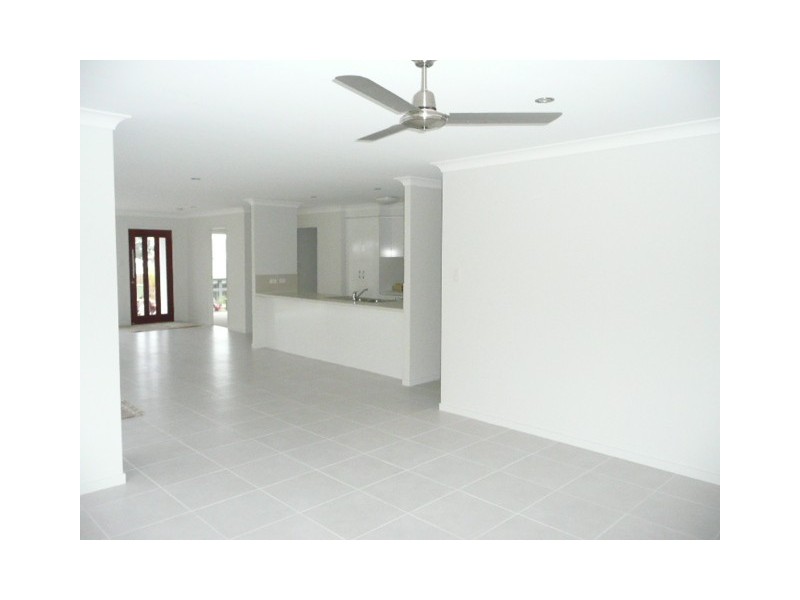 2/1 Lowell Street, Reedy Creek QLD 4227