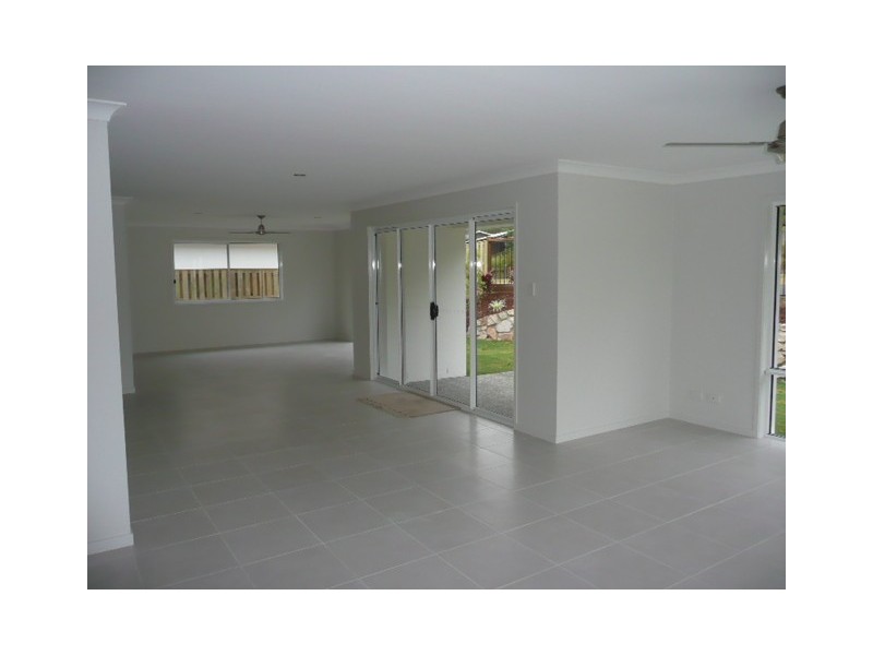 2/1 Lowell Street, Reedy Creek QLD 4227