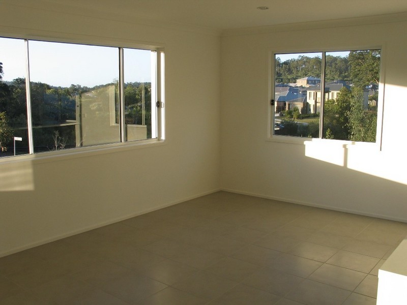 3 Silver Dawn Crescent, Maudsland QLD 4210