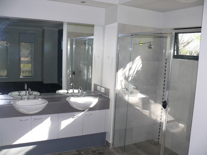 1 Thames Place, Oxenford QLD 4210