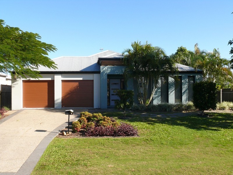 1 Thames Place, Oxenford QLD 4210