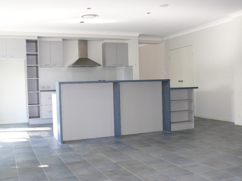 1 Thames Place, Oxenford QLD 4210