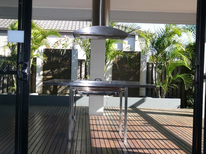 1 Thames Place, Oxenford QLD 4210