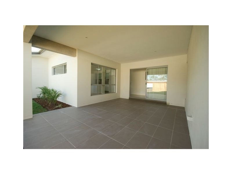 15 Greendragon Crescent, Upper Coomera QLD 4209