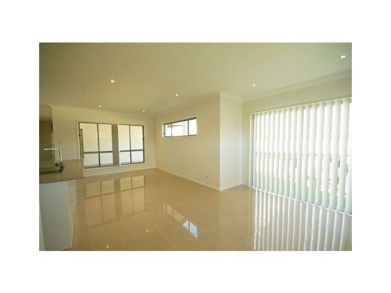 15 Greendragon Crescent, Upper Coomera QLD 4209