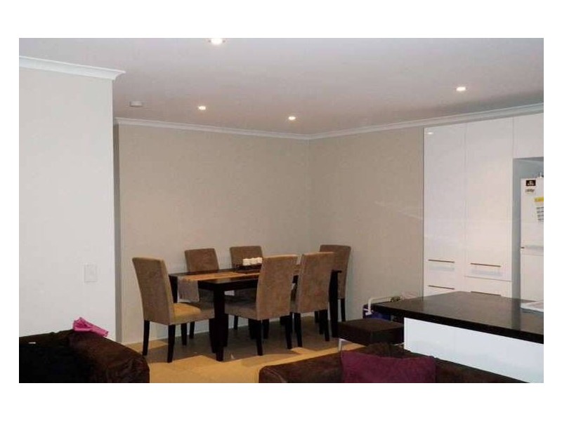 2/6 Fonda Place, Oxenford QLD 4210