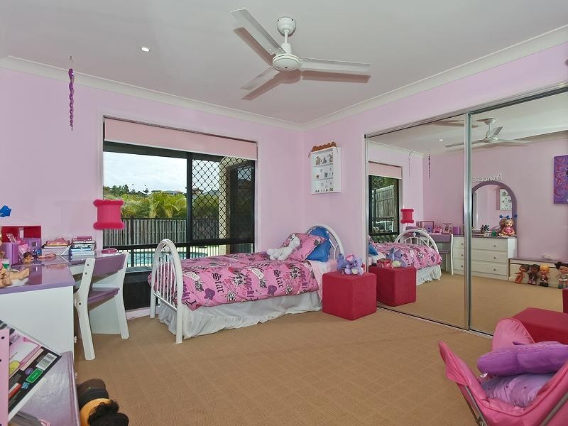 7 Hatutu Street, Pacific Pines QLD 4211