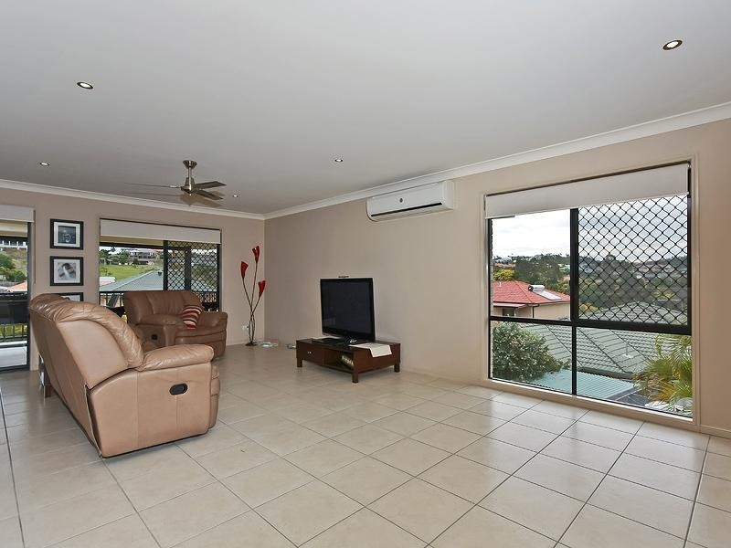 7 Hatutu Street, Pacific Pines QLD 4211