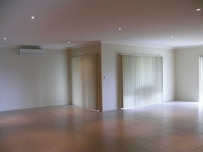 10 Amaranth Crescent, Upper Coomera QLD 4209