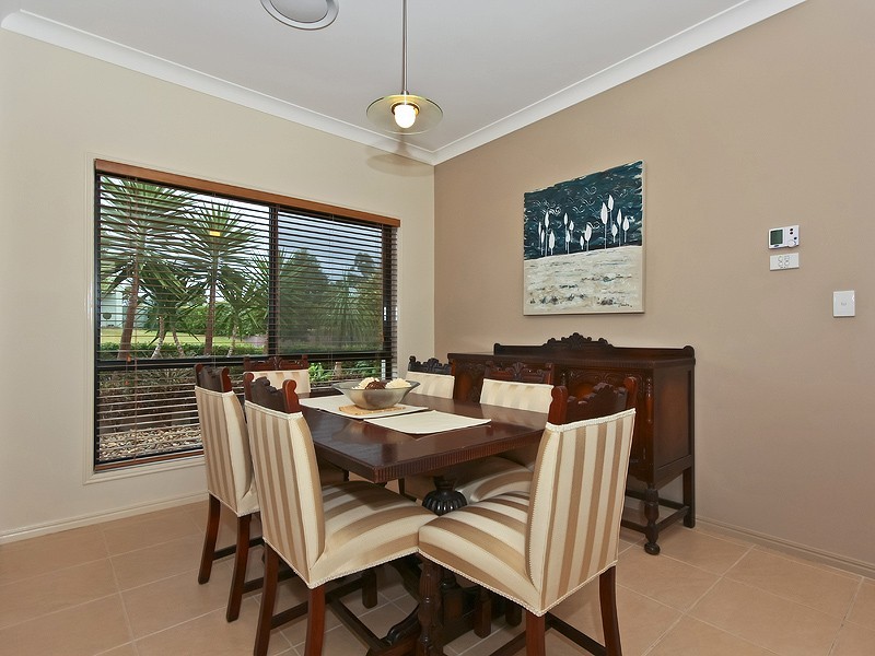 33 Hillary Circuit, Pacific Pines QLD 4211