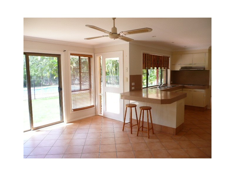 1 Derwent Avenue, Helensvale QLD 4212