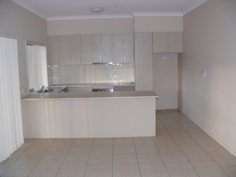 1/9 Wendy Court, Upper Coomera QLD 4209