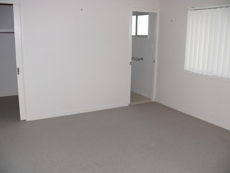 1/9 Wendy Court, Upper Coomera QLD 4209