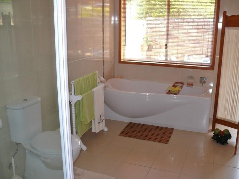 24 California Drive, Oxenford QLD 4210