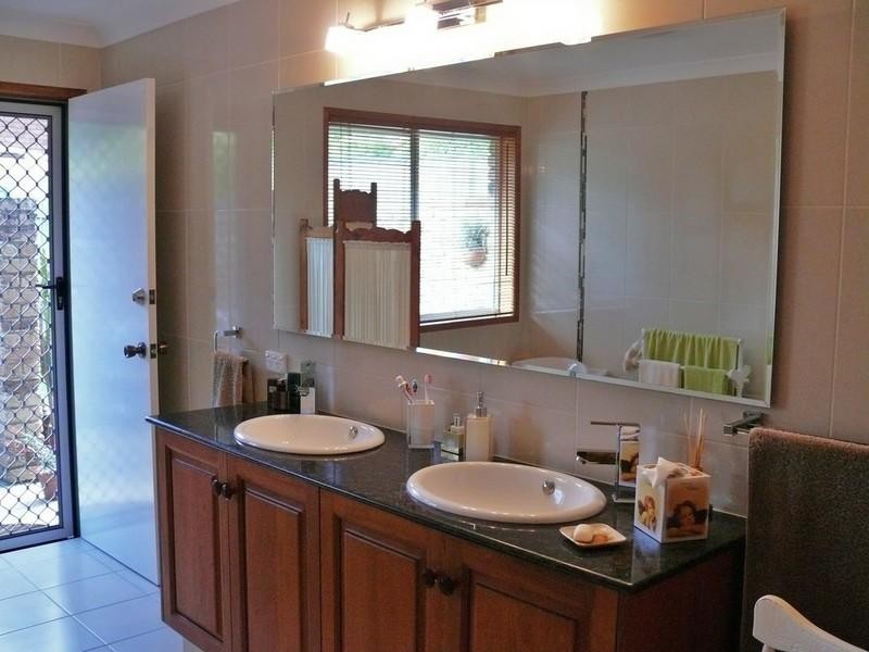 24 California Drive, Oxenford QLD 4210