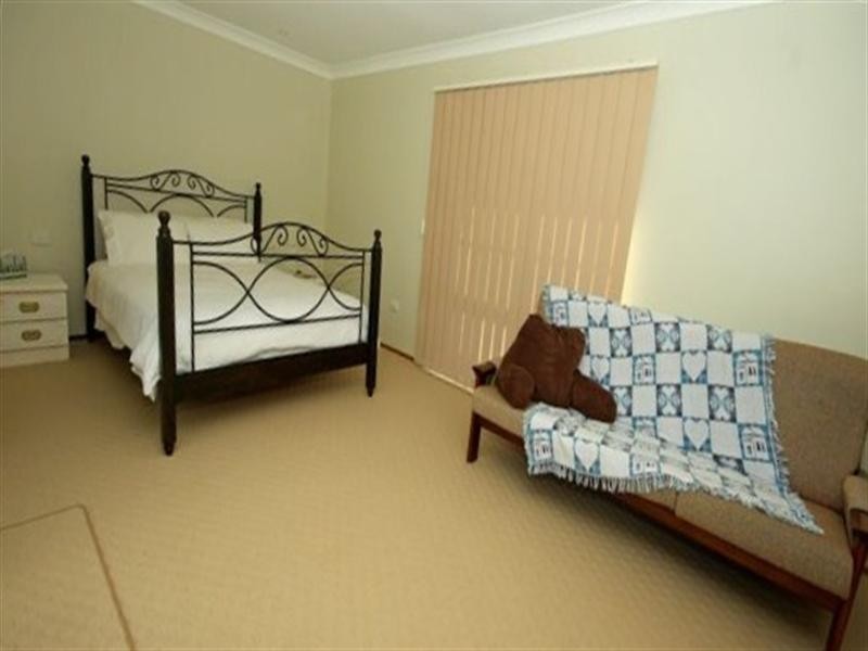 24 California Drive, Oxenford QLD 4210