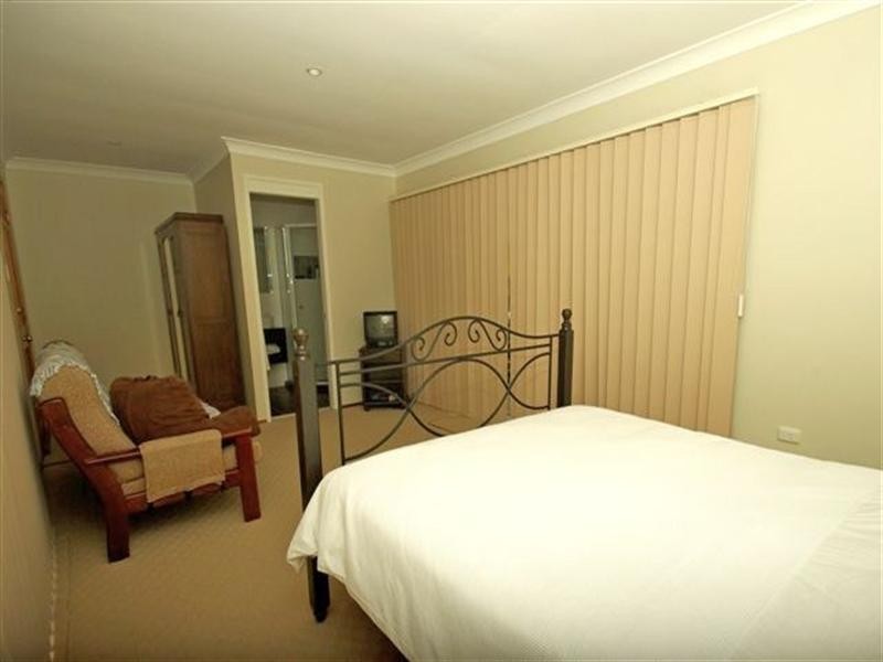 24 California Drive, Oxenford QLD 4210