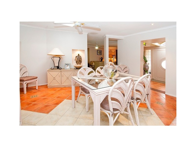 13 Armidale Crescent, Helensvale QLD 4212