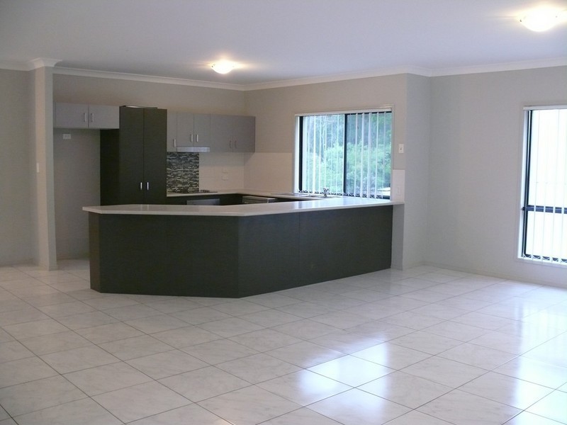 5 Aingeal Place, Oxenford QLD 4210