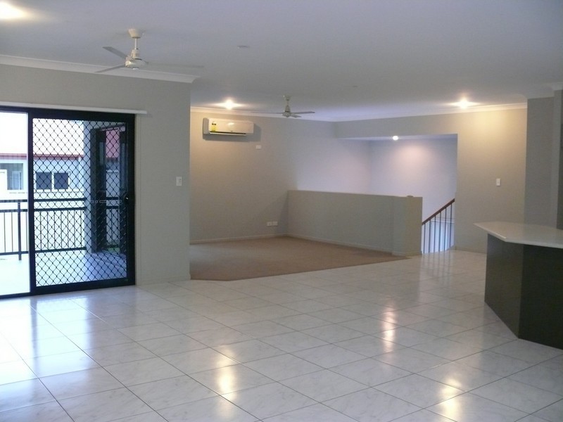 5 Aingeal Place, Oxenford QLD 4210