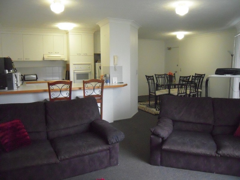 10/444 Marine Parade, Biggera Waters QLD 4216