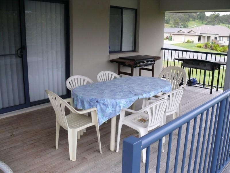 4 Matthews Crescent, Pimpama QLD 4209