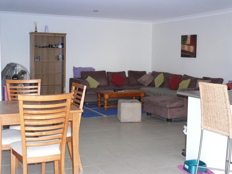 1/97 Wunburra Circuit, Pacific Pines QLD 4211