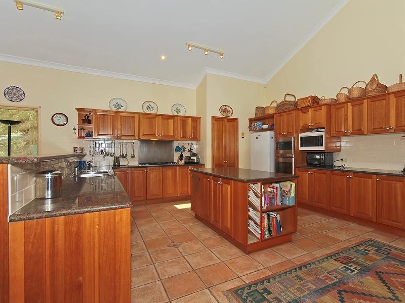 43 Crystal Springs Court, Maudsland QLD 4210