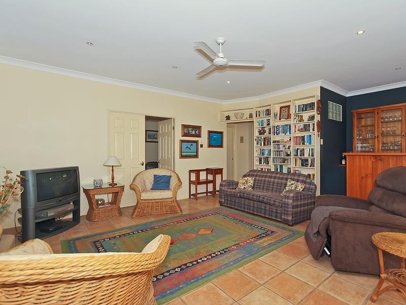 43 Crystal Springs Court, Maudsland QLD 4210