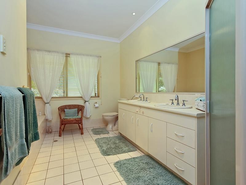 43 Crystal Springs Court, Maudsland QLD 4210