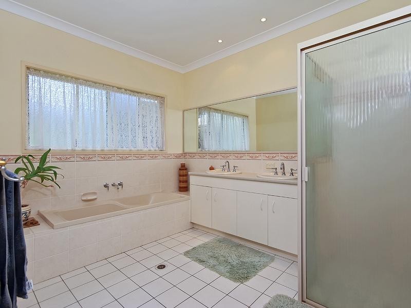 43 Crystal Springs Court, Maudsland QLD 4210