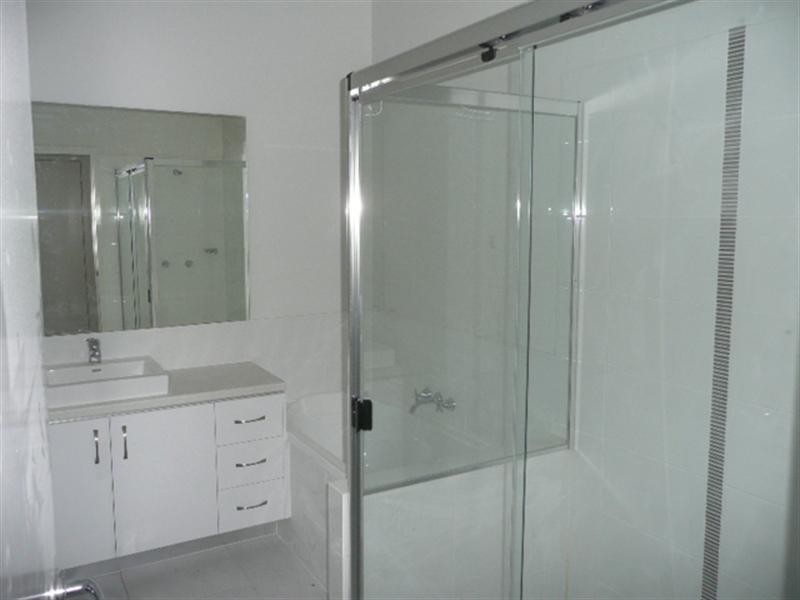 2/19 McRae Circuit, Pacific Pines QLD 4211