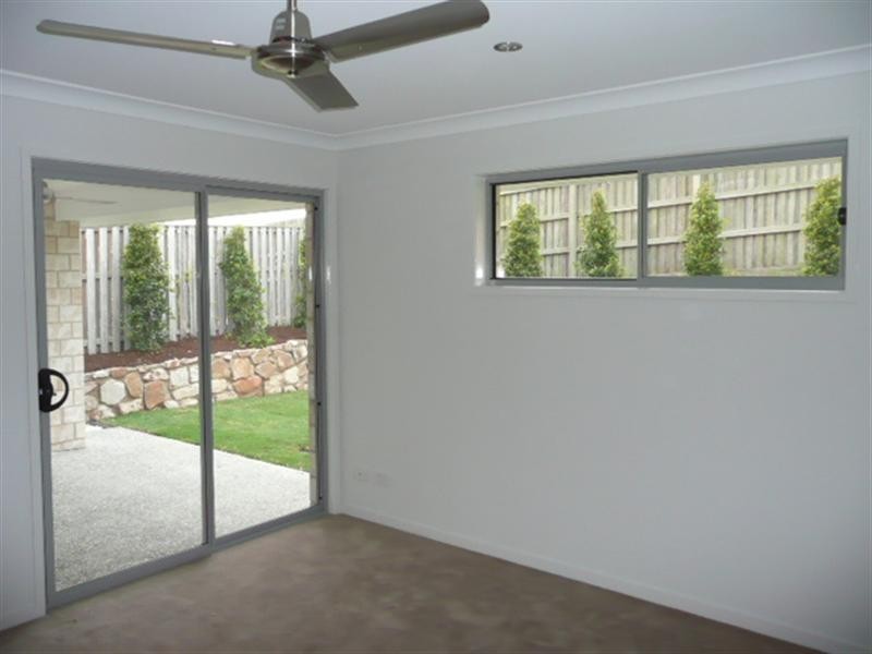 2/19 McRae Circuit, Pacific Pines QLD 4211