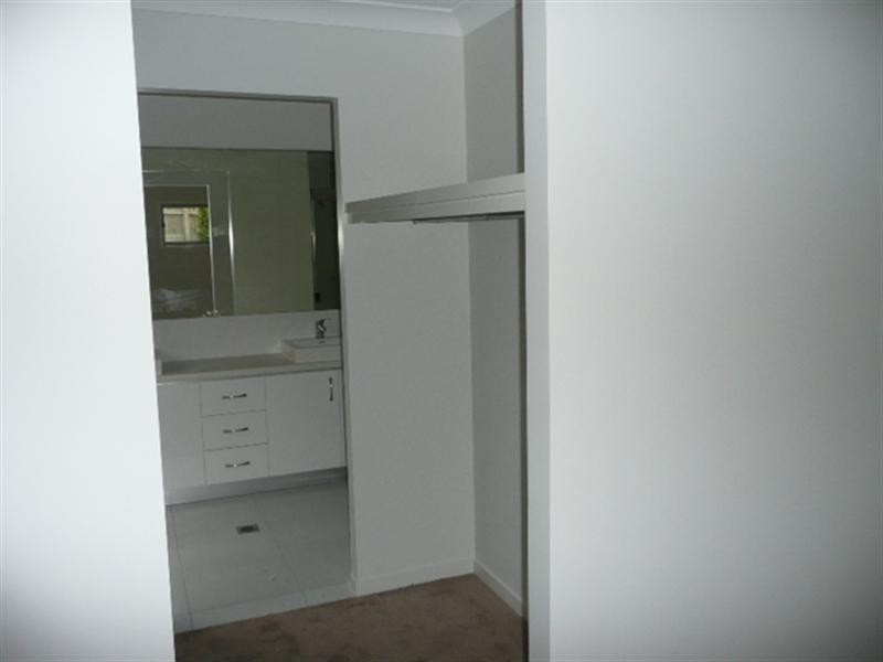 2/19 McRae Circuit, Pacific Pines QLD 4211