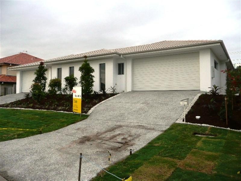 2/19 McRae Circuit, Pacific Pines QLD 4211