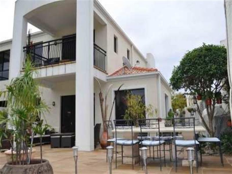 8886 Magnolia Drive East, Hope Island QLD 4212