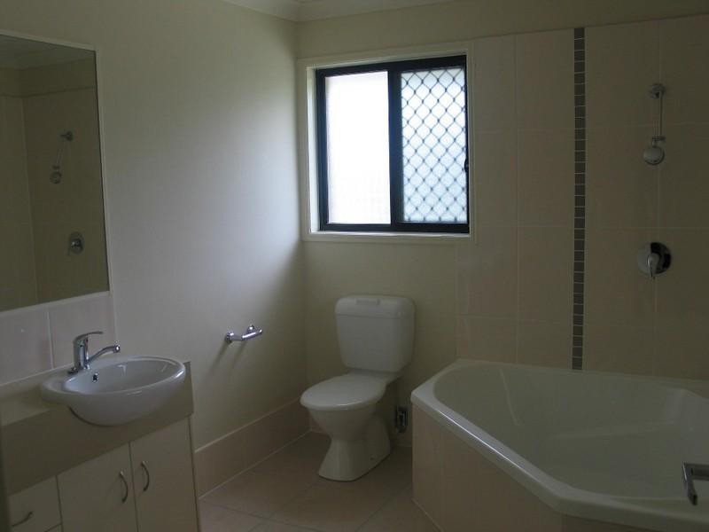 1/1 Macdonald Avenue, Upper Coomera QLD 4209