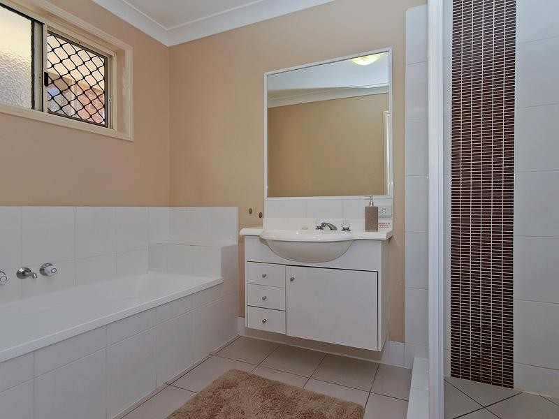 8 Greenridge Street, Oxenford QLD 4210