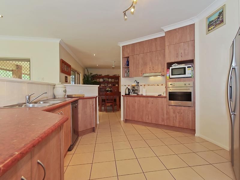 5 Barlee Place, Maudsland QLD 4210