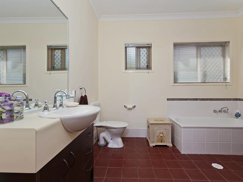 5 Barlee Place, Maudsland QLD 4210