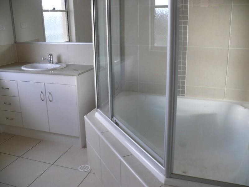 1/2 Hudson Court, Coomera QLD 4209