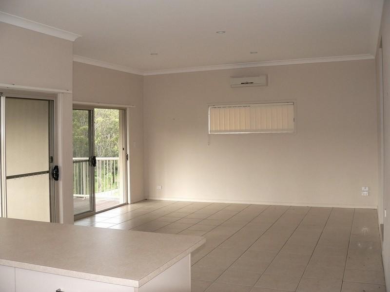 2/9 Wendy Court, Upper Coomera QLD 4209