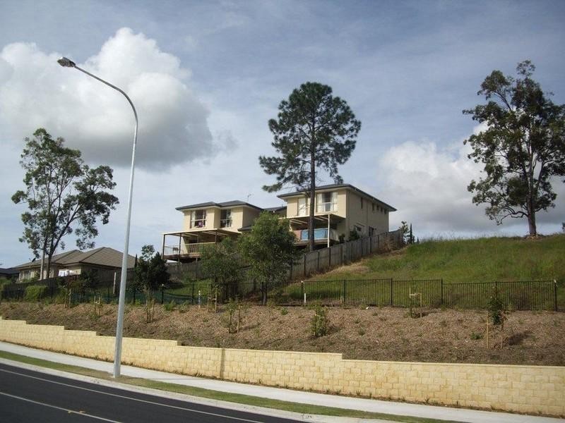 2/9 Wendy Court, Upper Coomera QLD 4209